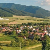 OBEC BELÁ-DULICE: Panoráma obce Belá-Dulice