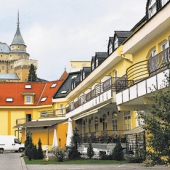 HOTEL POD ZÁMKOM: Exteriér hotela