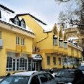 HOTEL POD ZÁMKOM: Exteriér