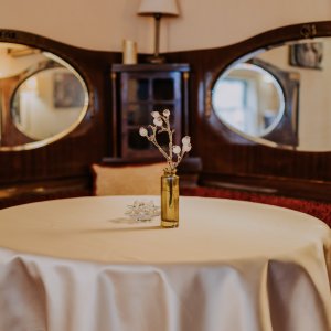  HOTEL MARATON: -