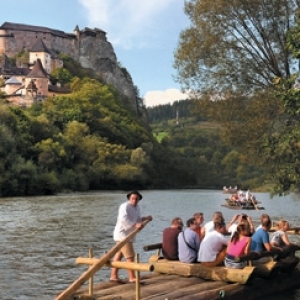 ŽILINSKÝ TURISTICKÝ KRAJ: Plte pod Oravským hradom, Foto: Marek Hajkovský, Šimon Trnka, archív KOCR ŽTK a jej členov, archív Považského múzea