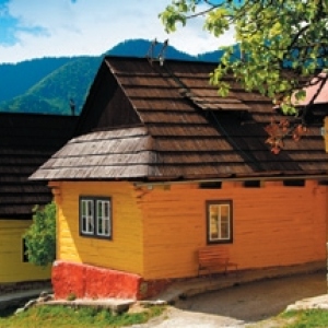 ŽILINSKÝ TURISTICKÝ KRAJ: Vlkolínec, Foto: Marek Hajkovský, Šimon Trnka, archív KOCR ŽTK a jej členov, archív Považského múzea
