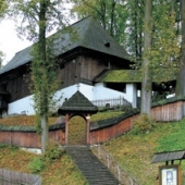 ŽILINSKÝ TURISTICKÝ KRAJ: Drevený kostol Leštiny