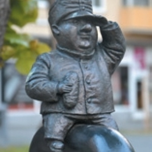MESTO HUMENNÉ: Švejk pri fontáne