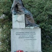 OBEC BORSKÝ MIKULÁŠ: Socha básnika Jána Hollého