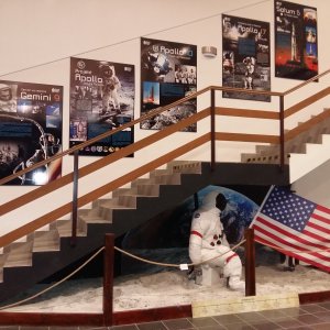 VLASTIVEDNÉ MÚZEUM: E.A.Cernan - Kysučan na Mesiaci