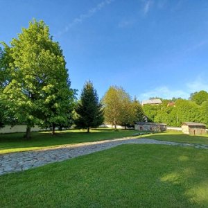 KAŠTIEĽ RADOĽA: nádvorie