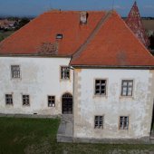 OBEC OPONICE: Malý kaštieľ