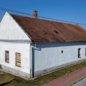 OBEC OPONICE: Bývalý kláštor