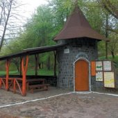 OBEC ŠIATORSKÁ BUKOVINKA: Vstupný areál k Náučným chodníkom Šomoška a Mačacia