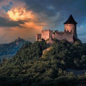 OBEC ŠIATORSKÁ BUKOVINKA: Hrad Šomoška